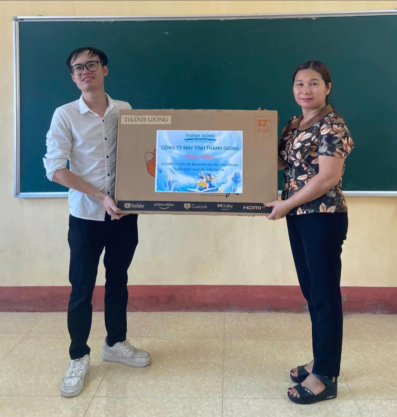 Công ty Máy tính Thánh Gióng đồng hành cùng Quỹ Tiến bộ TP. Đà Nẵng mang tri thức đến với học sinh Văn Yên, Yên Bái